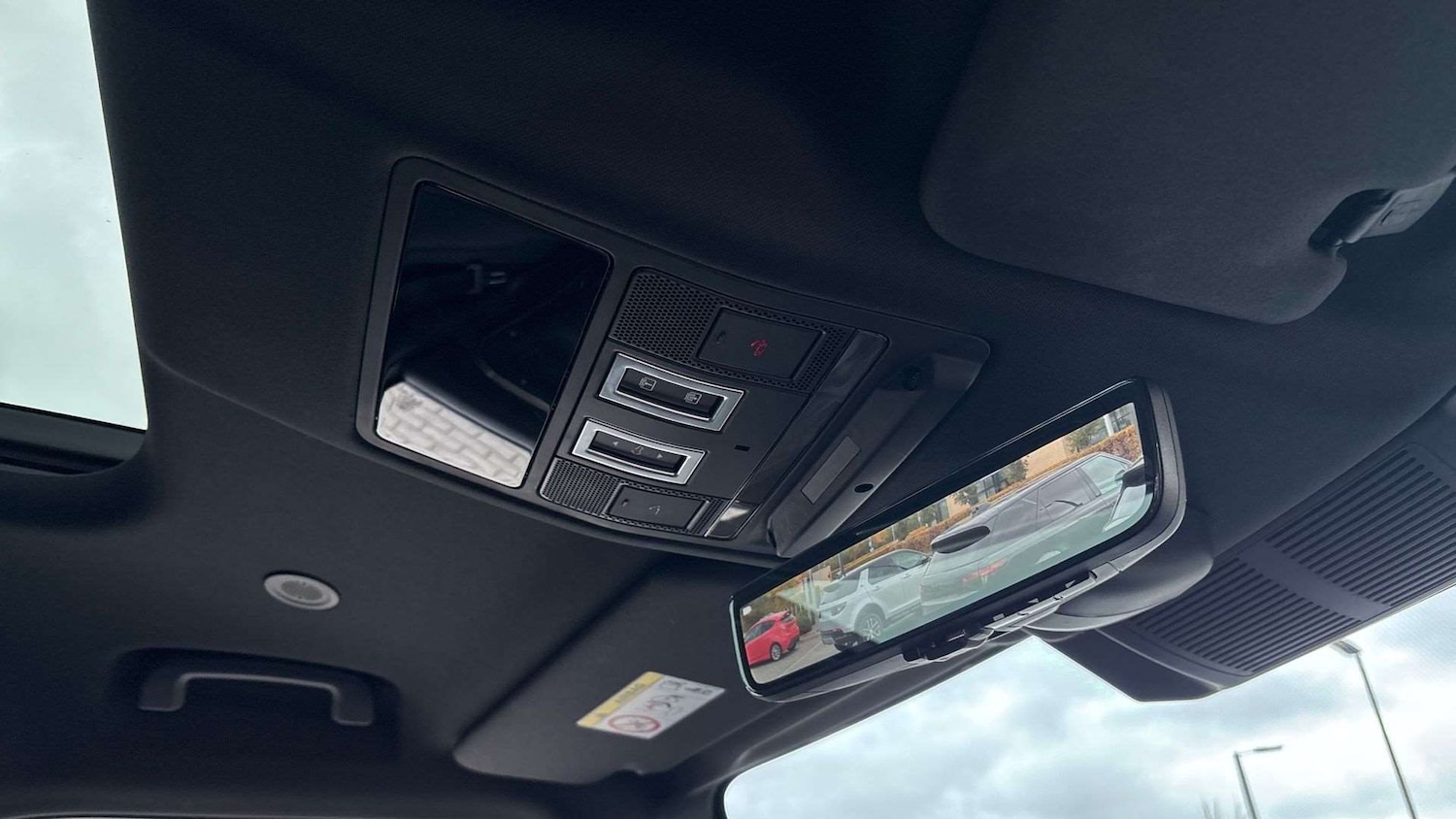 Used Land Rover Defender 2023 for sale - 76421113: Photo 23