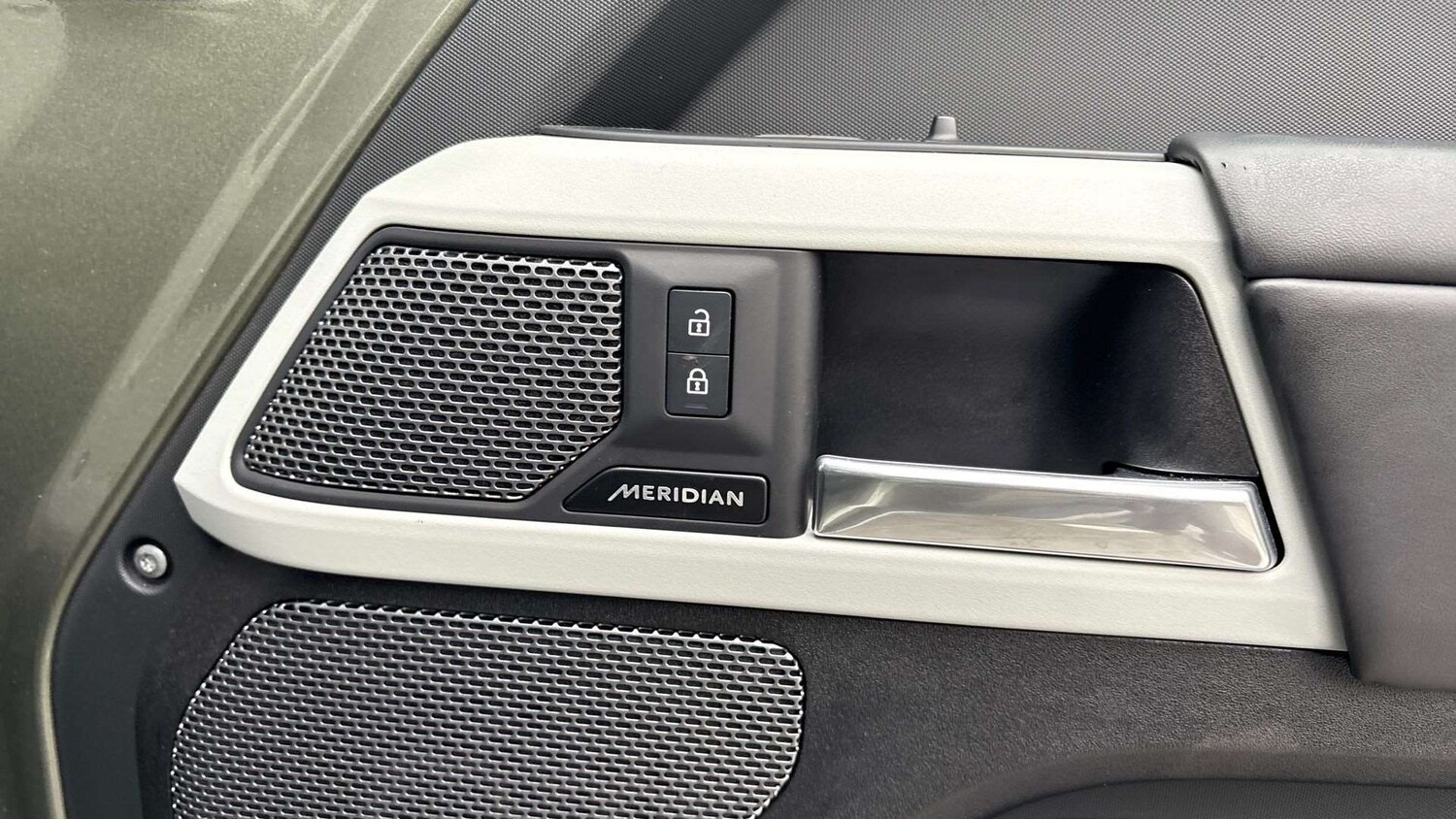 Used Land Rover Defender 2023 for sale - 76421113: Photo 24