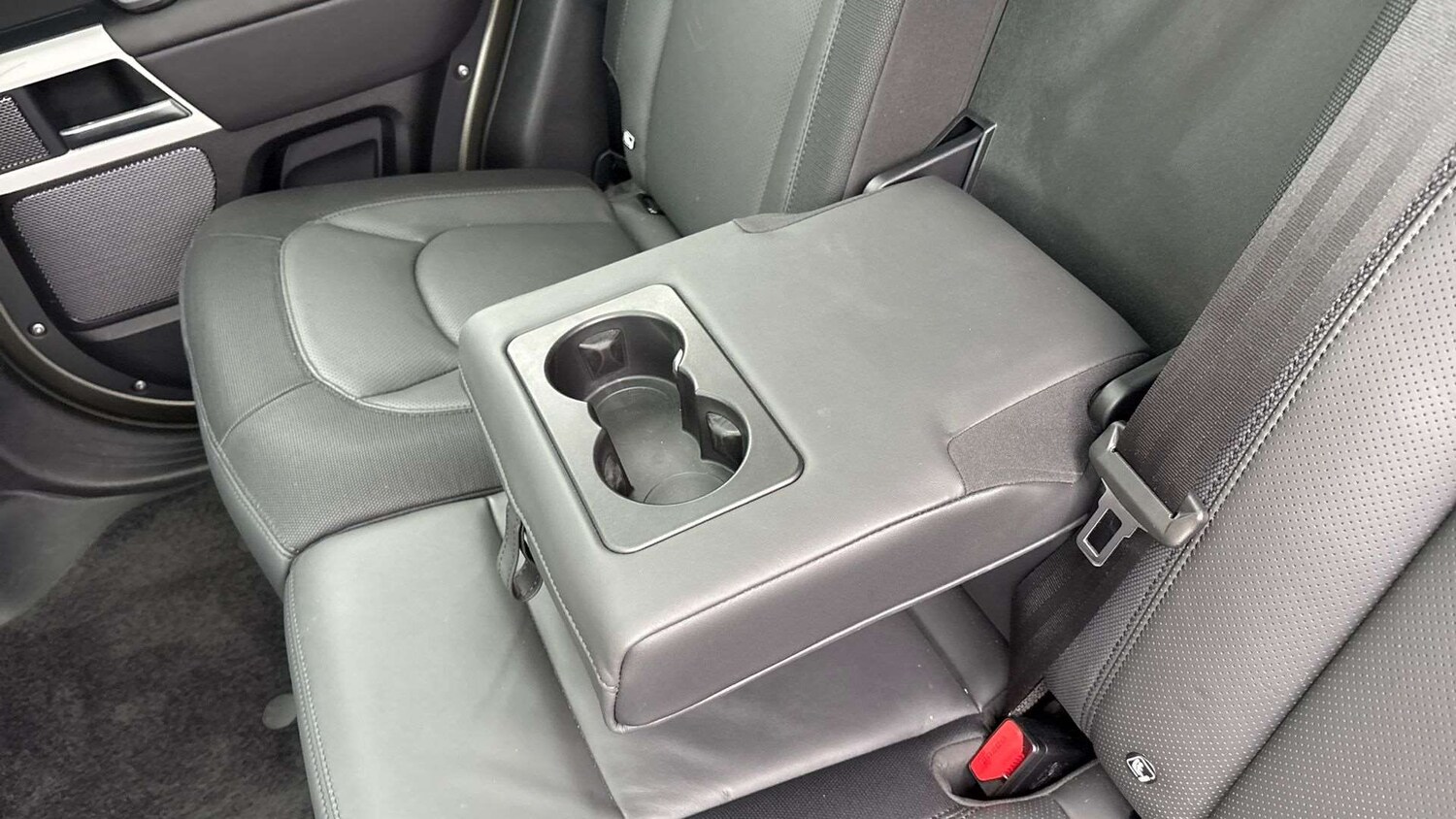 Used Land Rover Defender 2023 for sale - 76421113: Photo 33