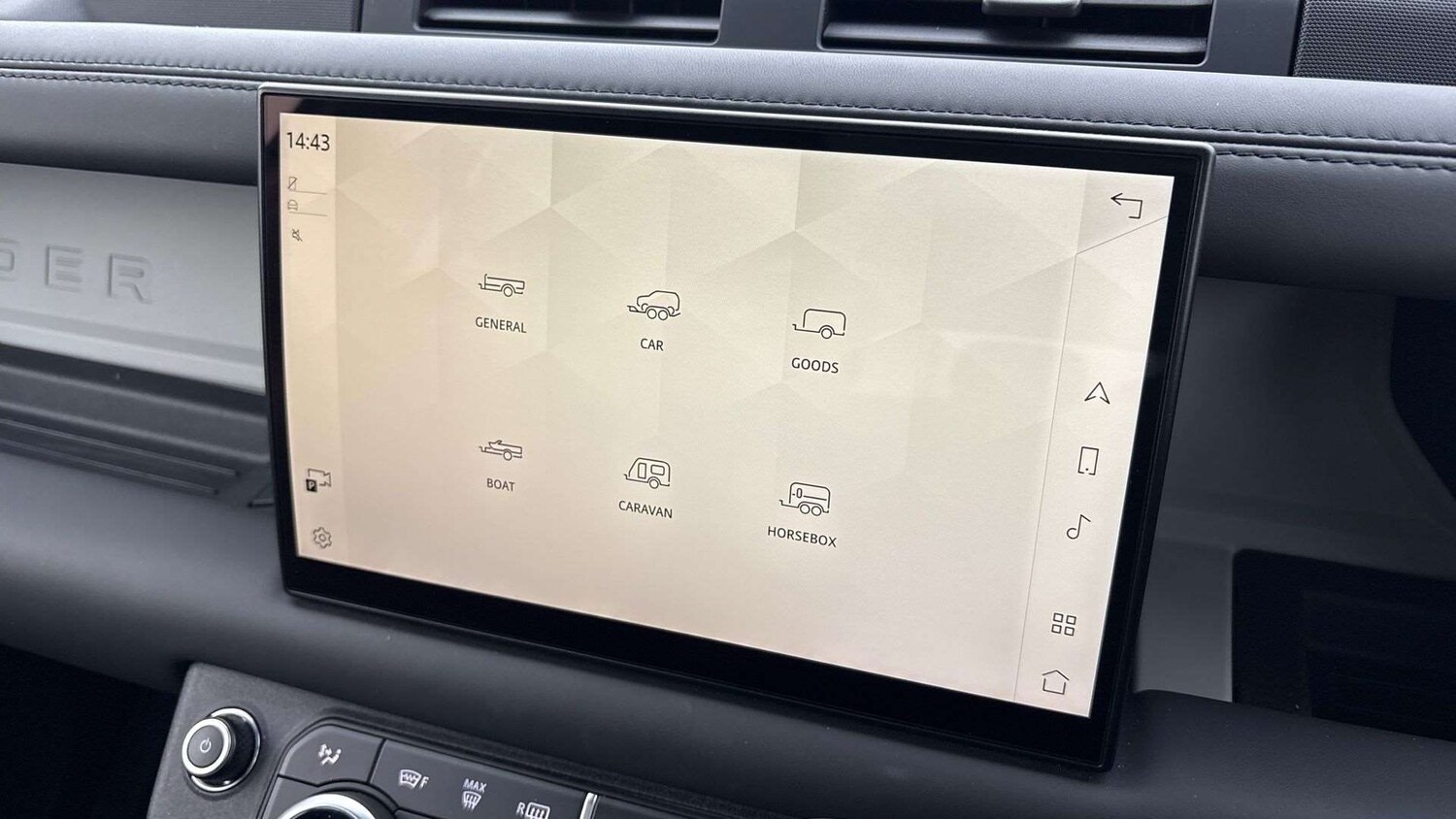 Used Land Rover Defender 2023 for sale - 76421113: Photo 34