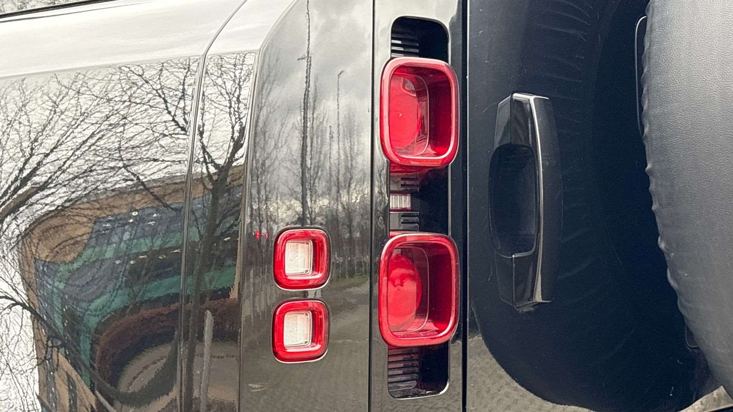 Used Land Rover Defender 2022 for sale - 77648795: Photo 19