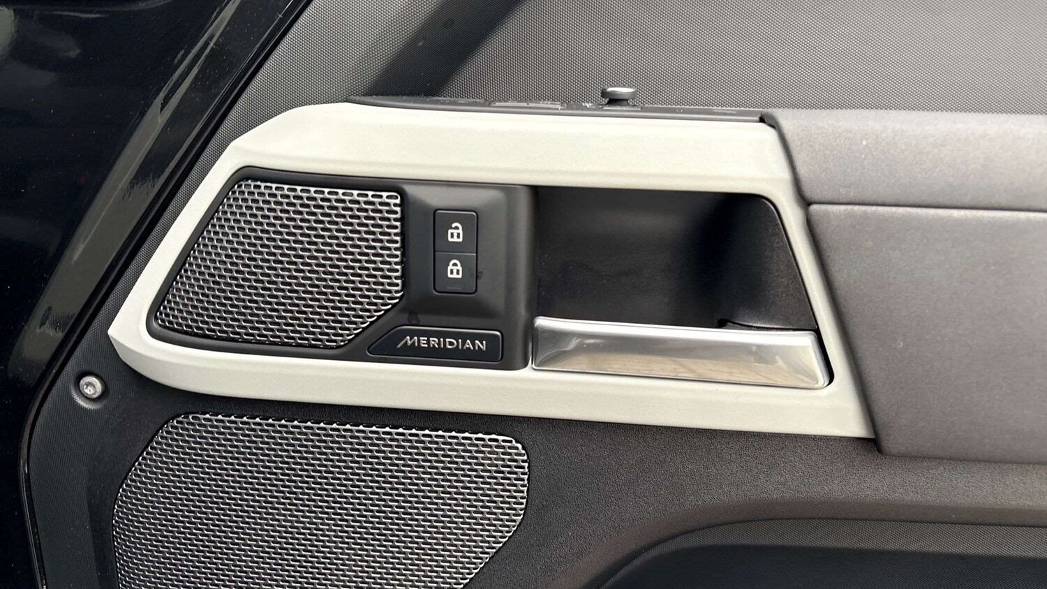 Used Land Rover Defender 2022 for sale - 77648795: Photo 24