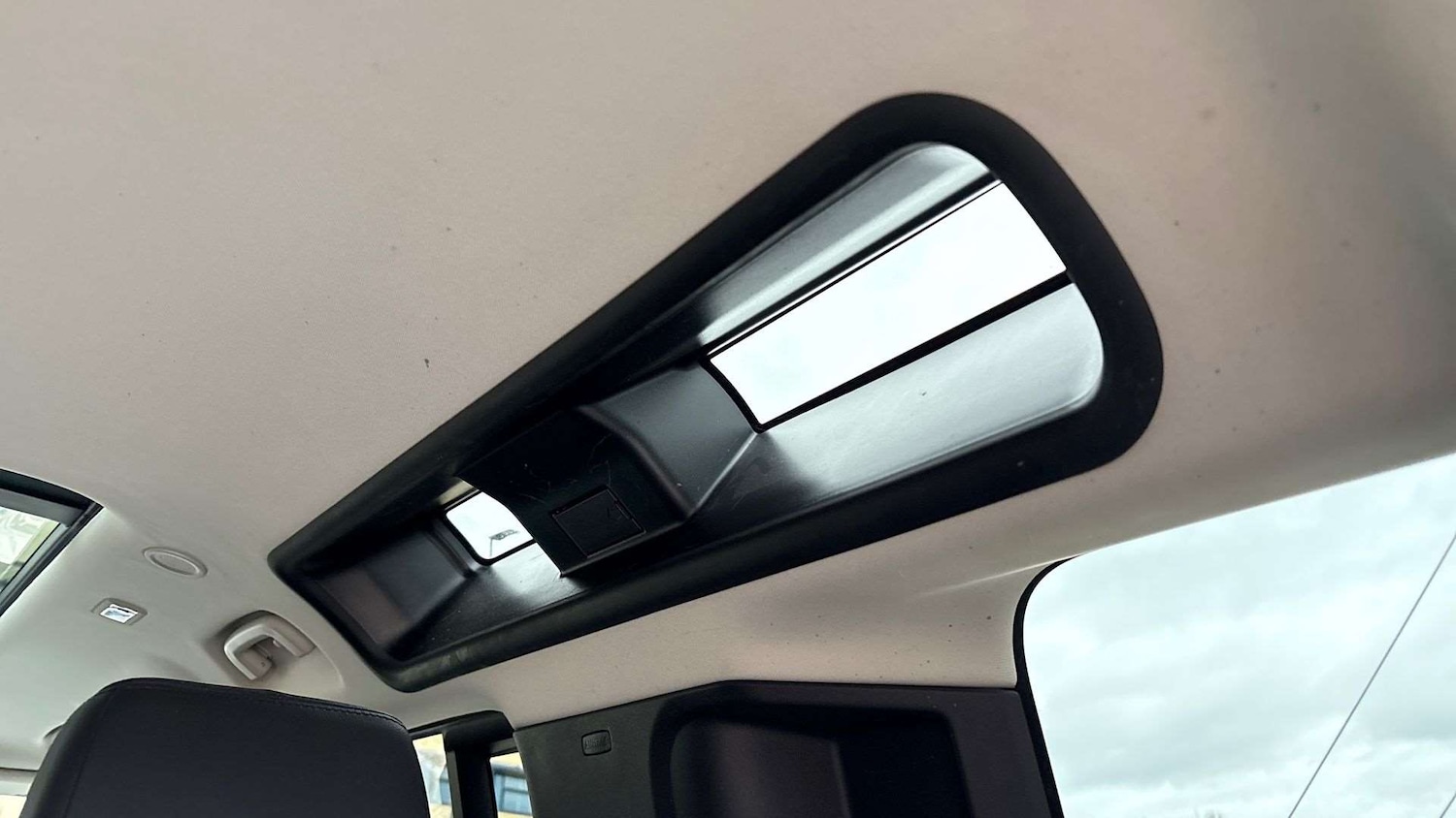 Used Land Rover Defender 2022 for sale - 77648795: Photo 27