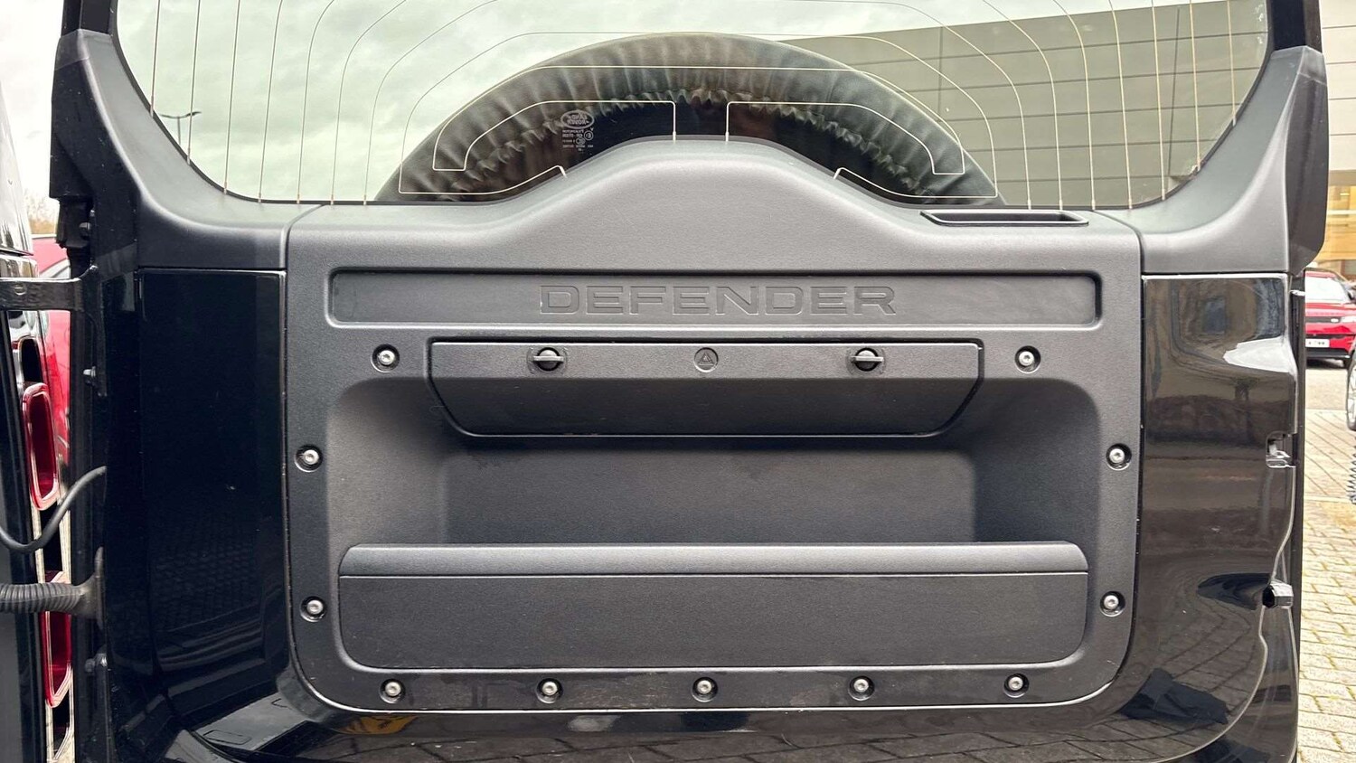 Used Land Rover Defender 2022 for sale - 77648795: Photo 33