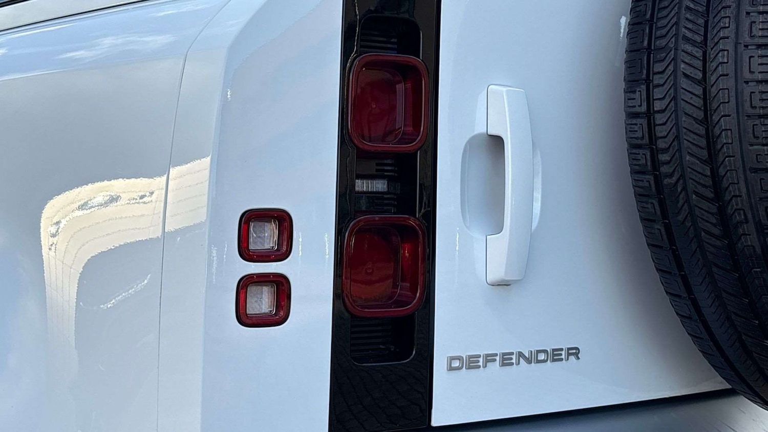 Used Land Rover Defender 90 2025 for sale - 77093327: Photo 19