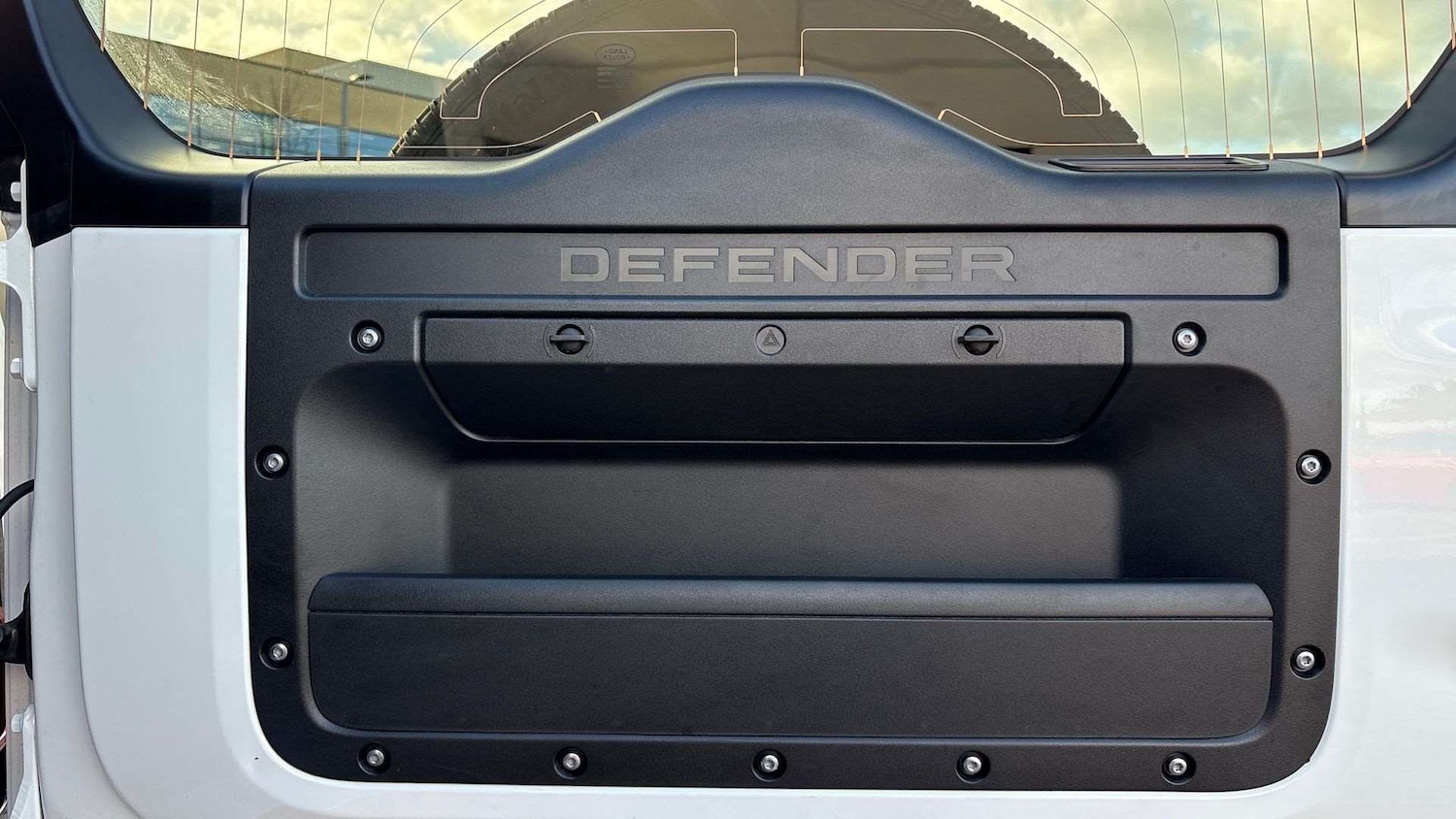 Used Land Rover Defender 90 2025 for sale - 77093327: Photo 33