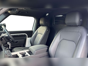 Used Land Rover Defender 90 2025 for sale - 77093327: Photo