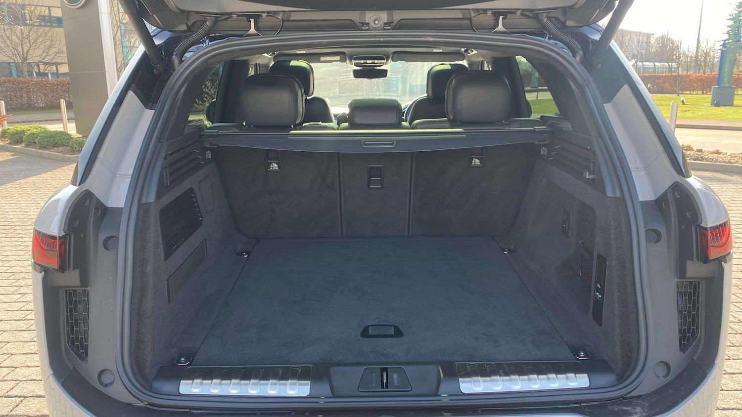 Used Land Rover Range Rover Sport 2024 for sale - 76575971: Photo 10