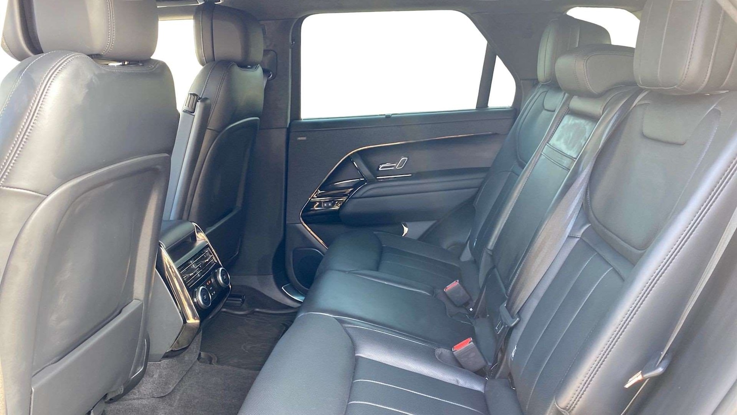 Used Land Rover Range Rover Sport 2024 for sale - 76575971: Photo 4