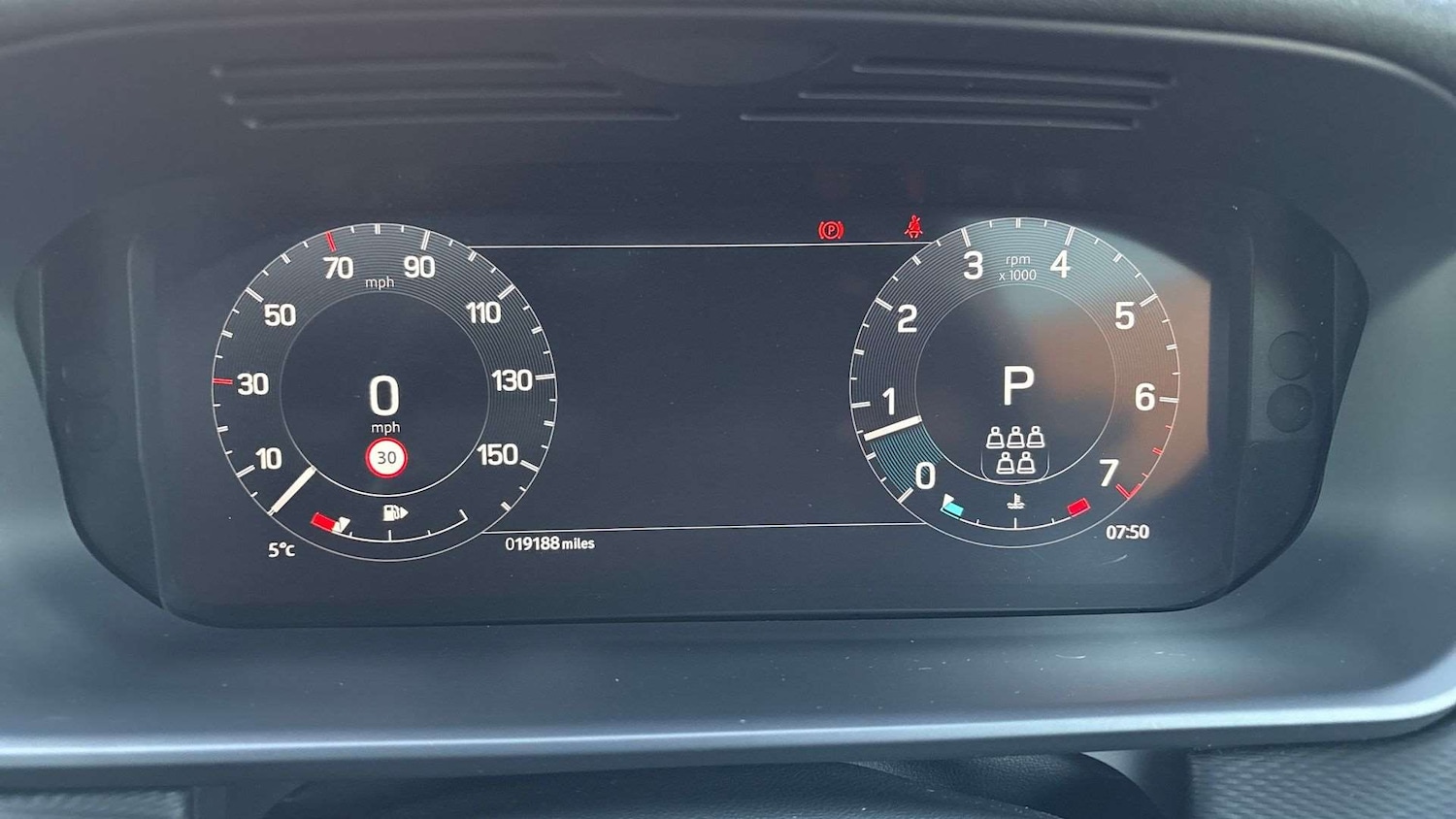 Used Land Rover Discovery 2023 for sale - 76553124: Photo 16