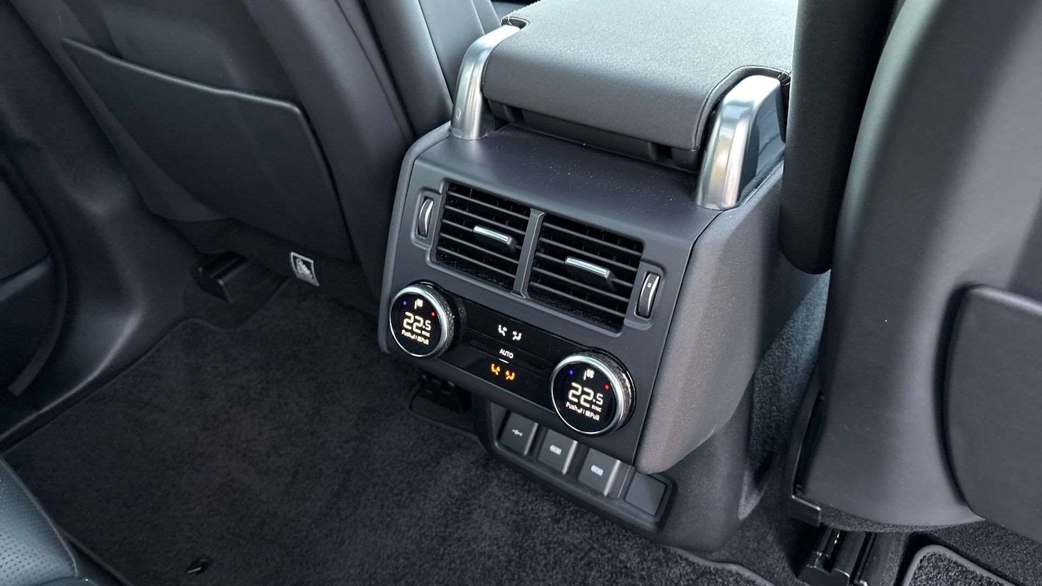 Used Land Rover Discovery 2023 for sale - 76553124: Photo 18