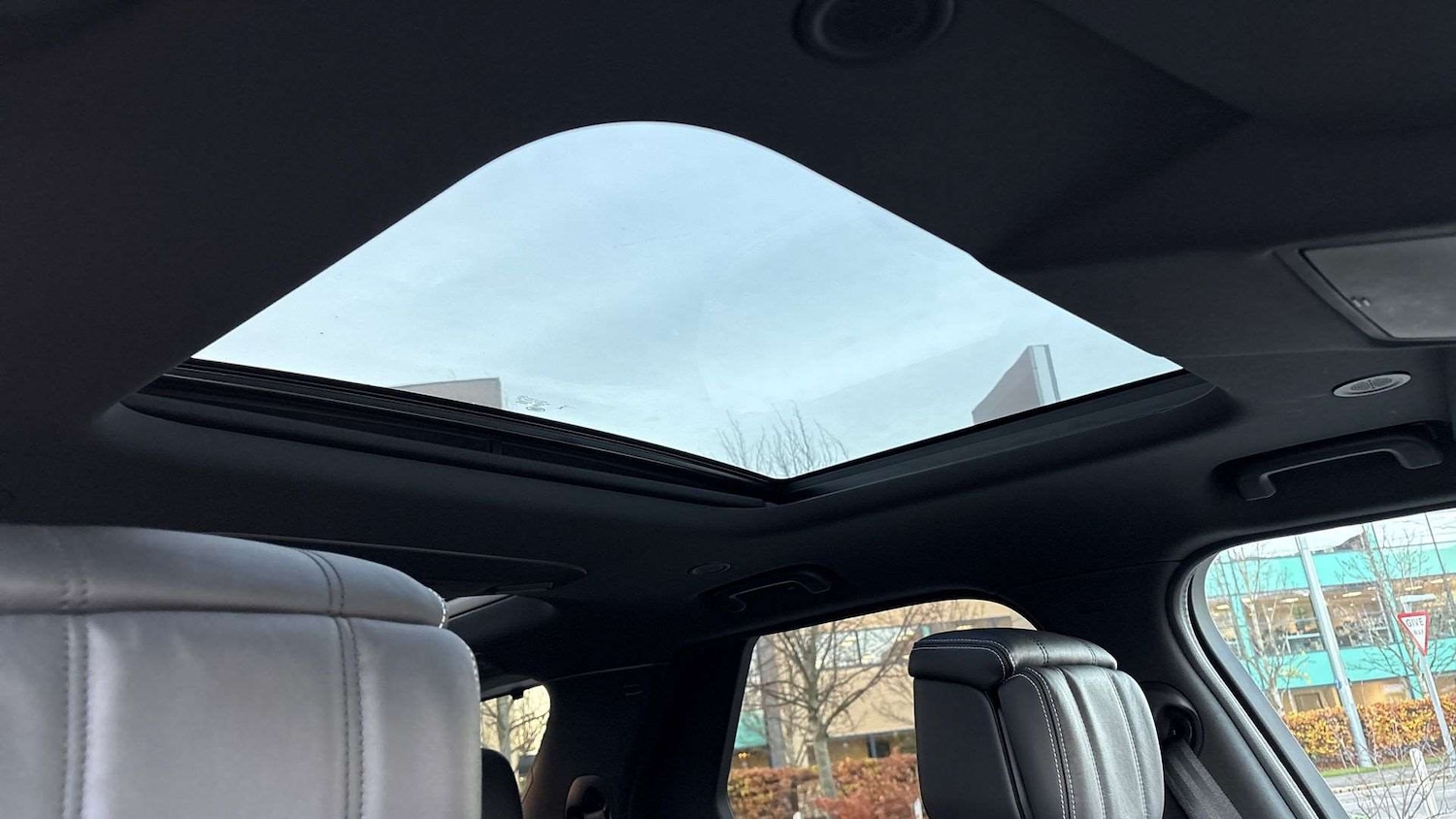 Used Land Rover Discovery 2023 for sale - 76553124: Photo 21