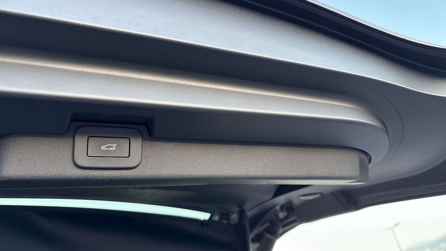 Used Land Rover Discovery 2023 for sale - 76553124: Photo 32