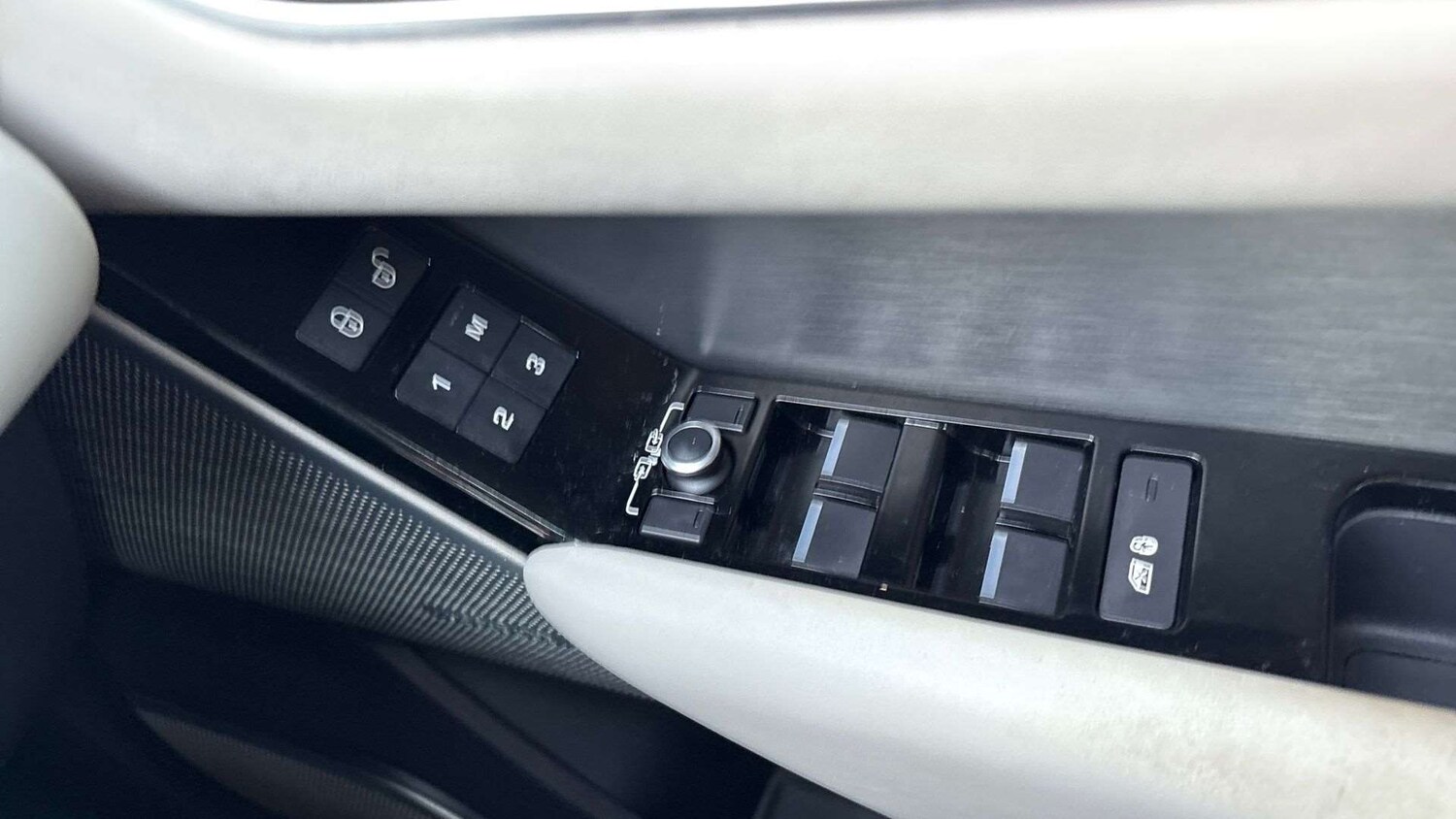 Used Land Rover Range Rover Velar 2018 for sale - 78118755: Photo 25