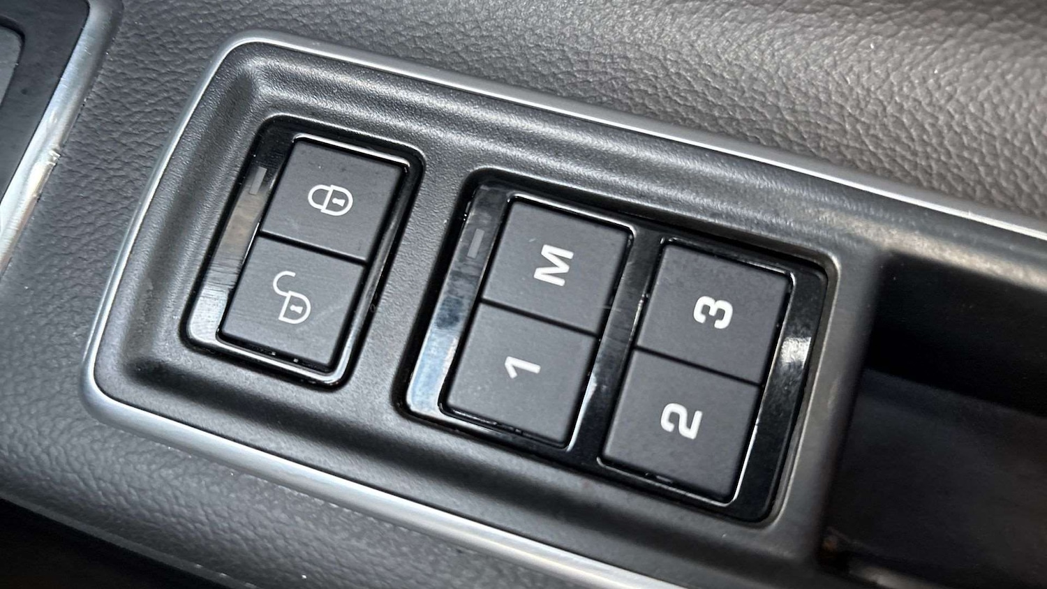 Used Jaguar XF 2018 for sale - 76515536: Photo 32