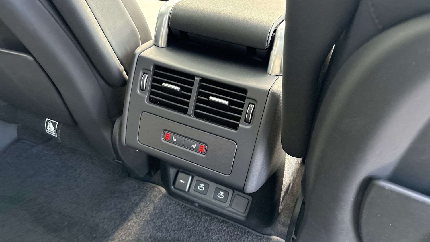 Used Land Rover Discovery 2024 for sale - 76875810: Photo 18