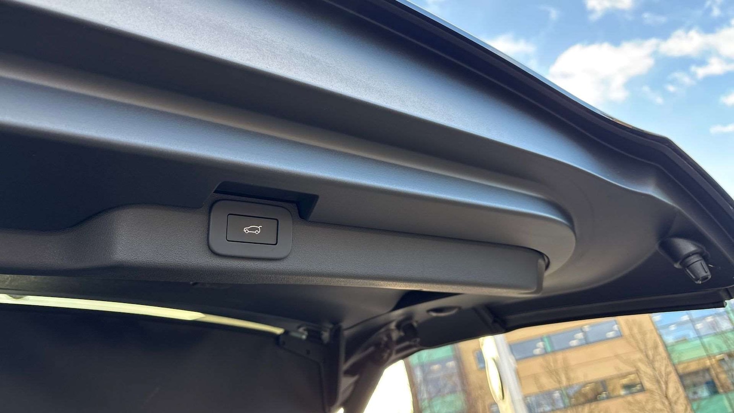 Used Land Rover Discovery 2024 for sale - 76875810: Photo 32