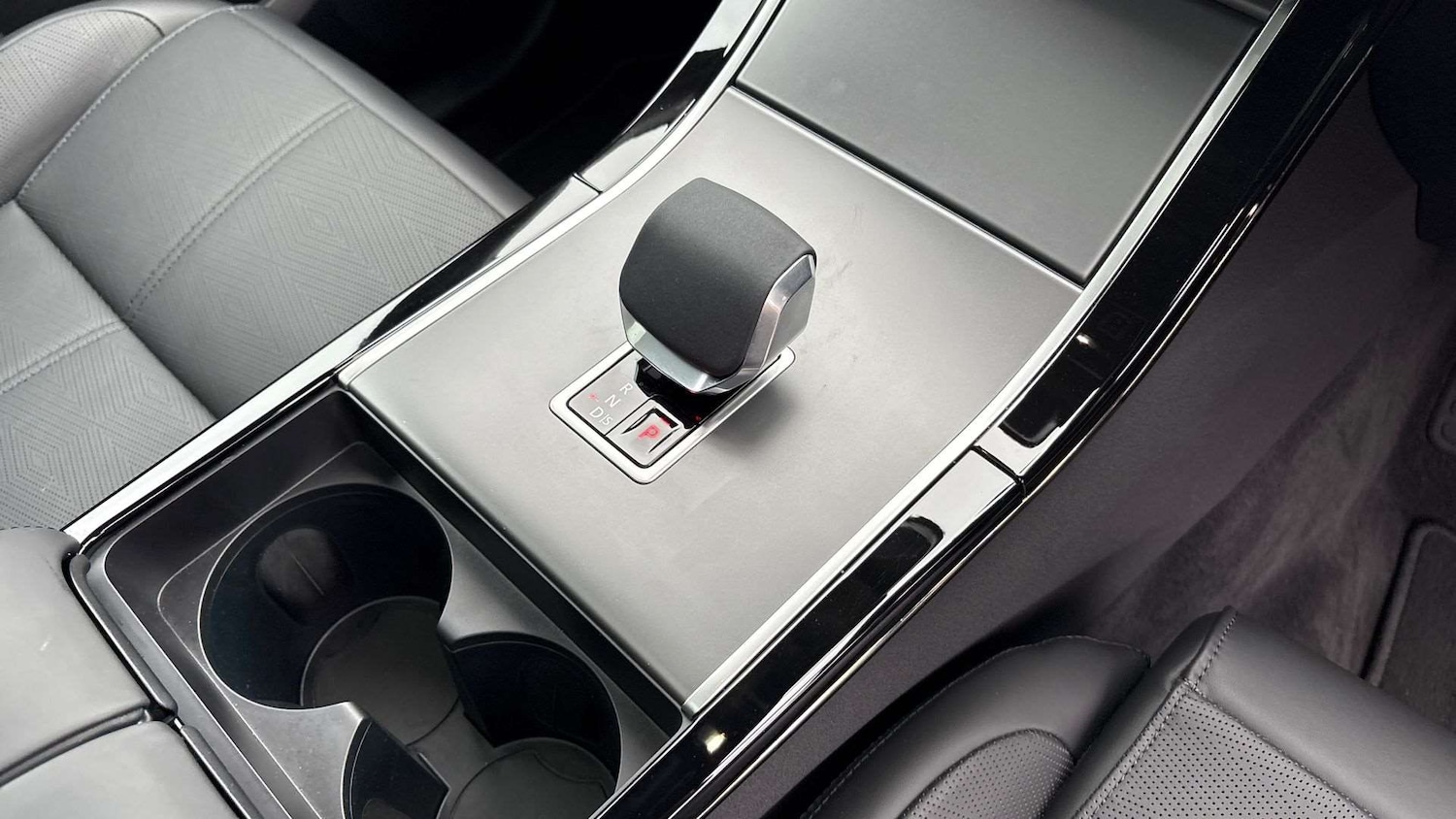 Used Land Rover Range Rover Velar 2024 for sale - 76016059: Photo 13