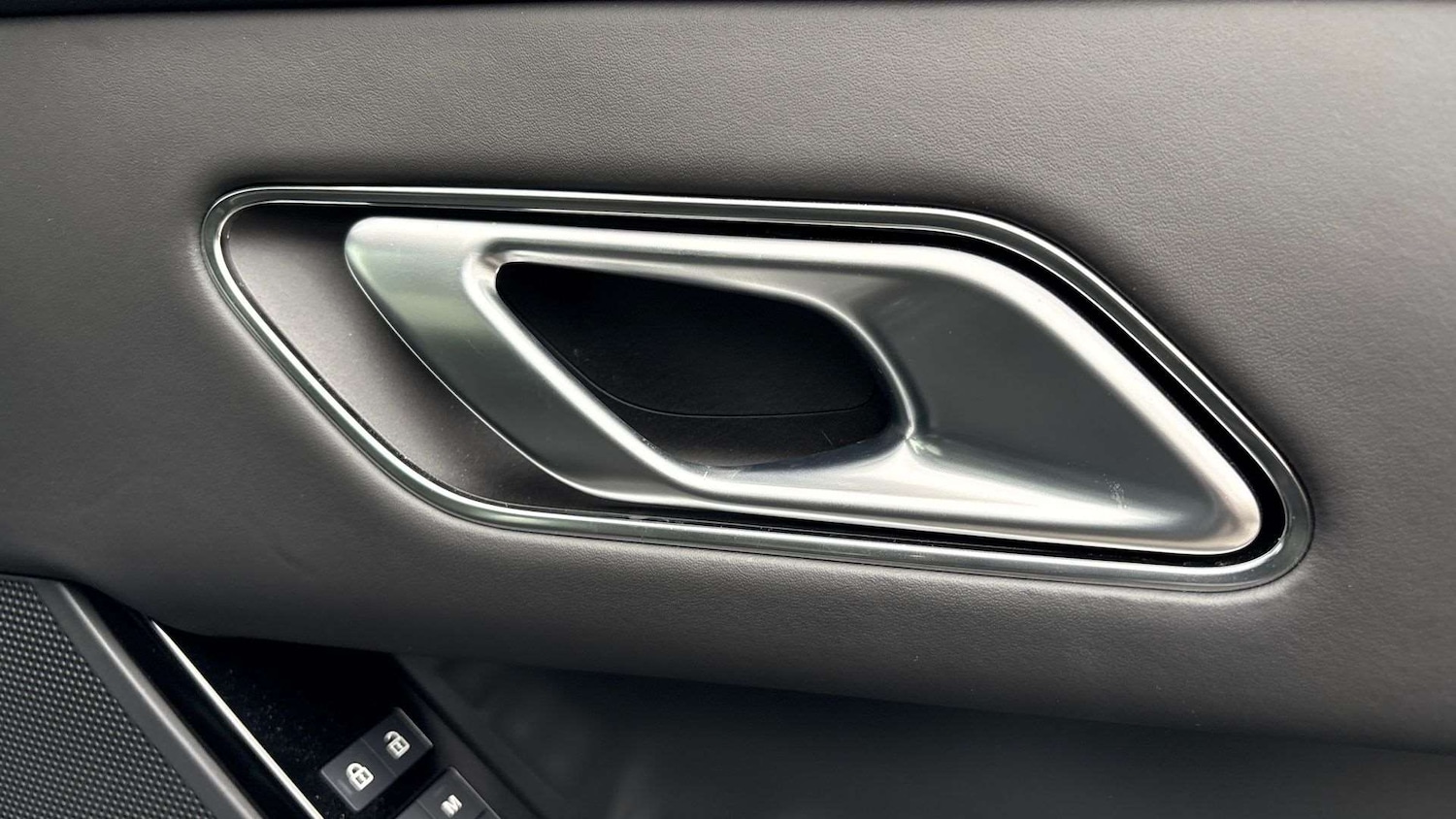 Used Land Rover Range Rover Velar 2024 for sale - 76016059: Photo 32