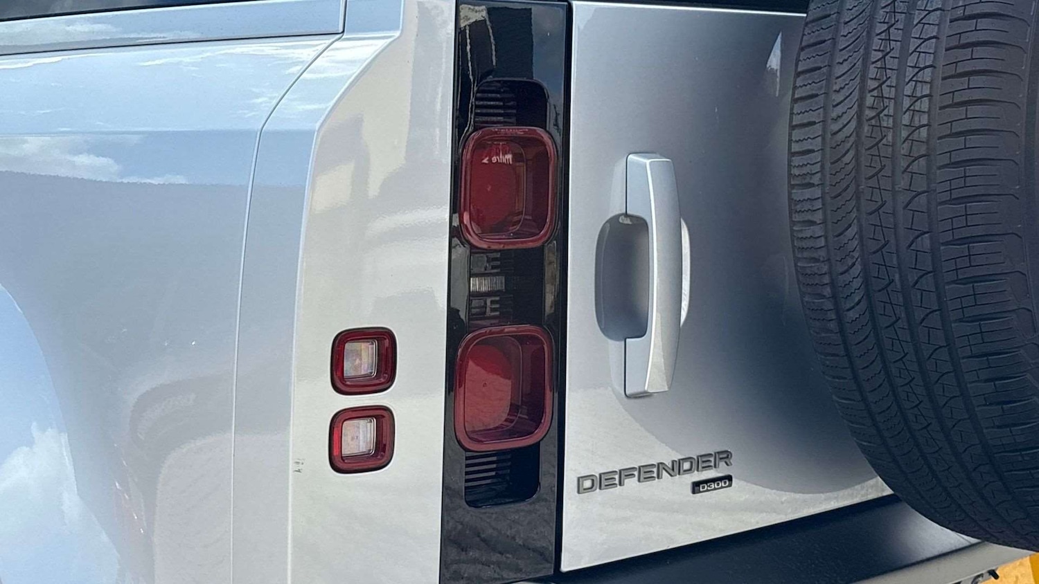 Used Land Rover Defender 2021 for sale - 76351552: Photo 19