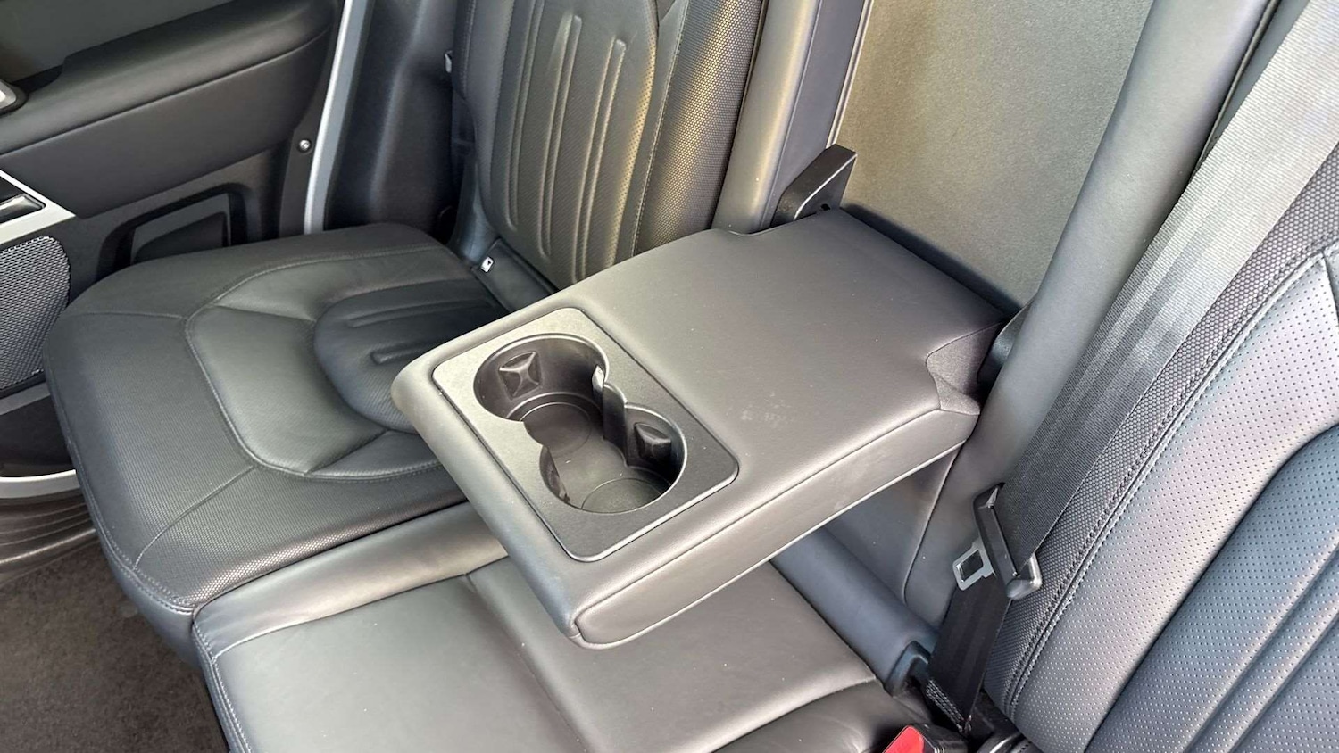 Used Land Rover Defender 2021 for sale - 76351552: Photo 34