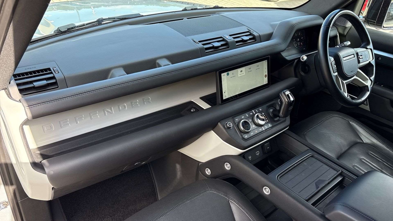 Used Land Rover Defender 2021 for sale - 76351552: Photo 35