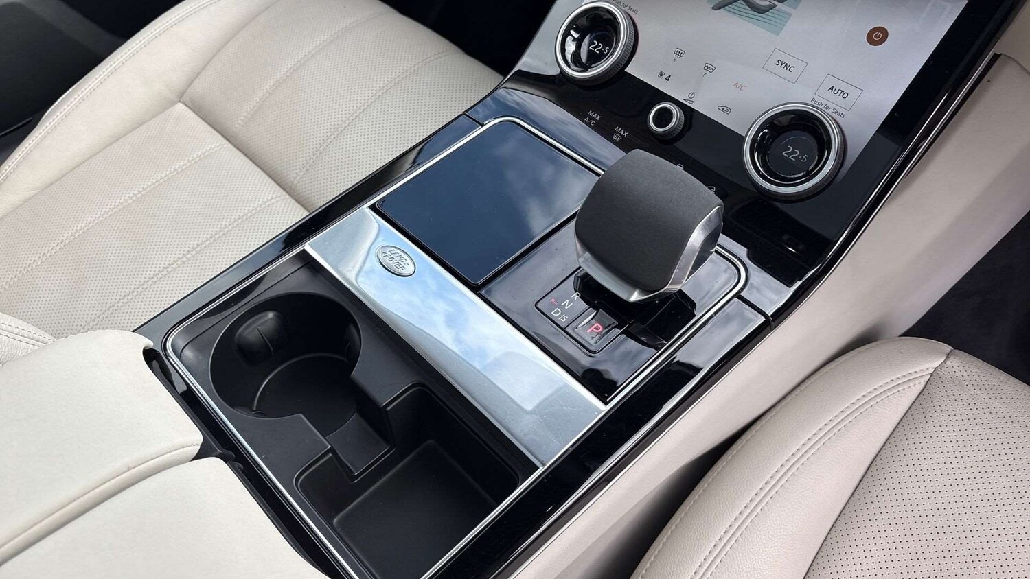 Used Land Rover Range Rover Velar 2022 for sale - 76113583: Photo 13