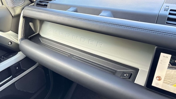 Used Land Rover Defender 2021 for sale - 75603811: Photo 32