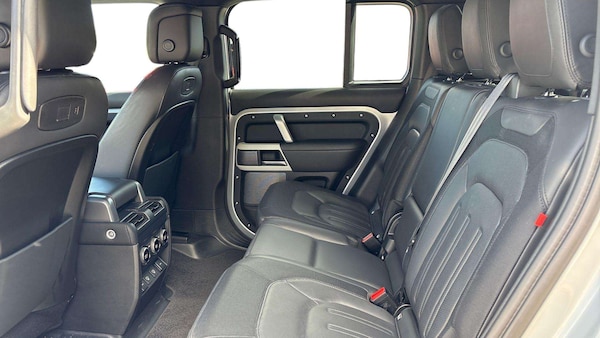Used Land Rover Defender 2021 for sale - 75603811: Photo 4