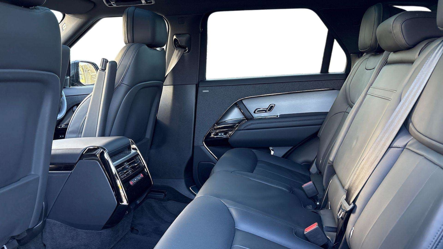 Used Land Rover Range Rover Sport 2025 for sale - 76610683: Photo 4