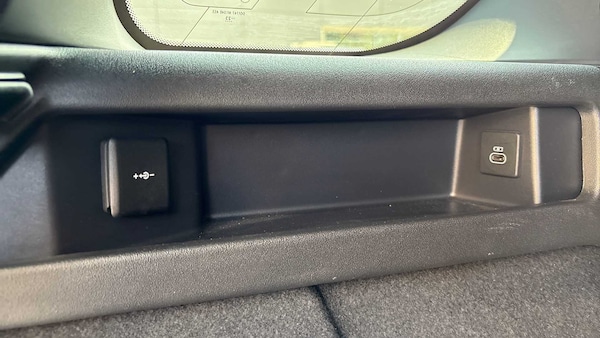 Used Land Rover Discovery Sport 2023 for sale - 75218358: Photo 33