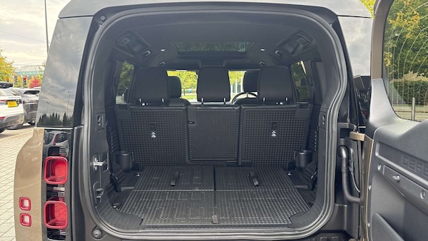 Used Land Rover Defender 2023 for sale - 76170000: Photo 10