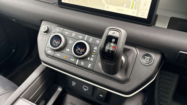Used Land Rover Defender 2023 for sale - 76170000: Photo 13