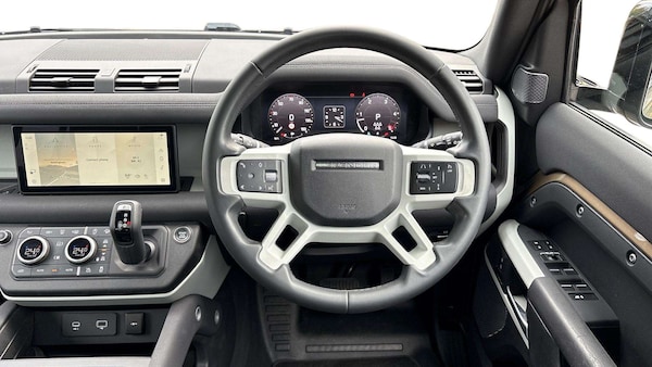 Used Land Rover Defender 2023 for sale - 76170000: Photo 15