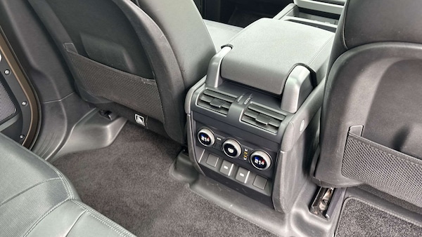 Used Land Rover Defender 2023 for sale - 76170000: Photo 18