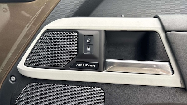 Used Land Rover Defender 2023 for sale - 76170000: Photo 24