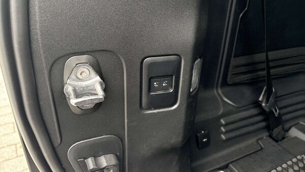 Used Land Rover Defender 2023 for sale - 76170000: Photo 27