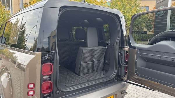 Used Land Rover Defender 2023 for sale - 76170000: Photo 30
