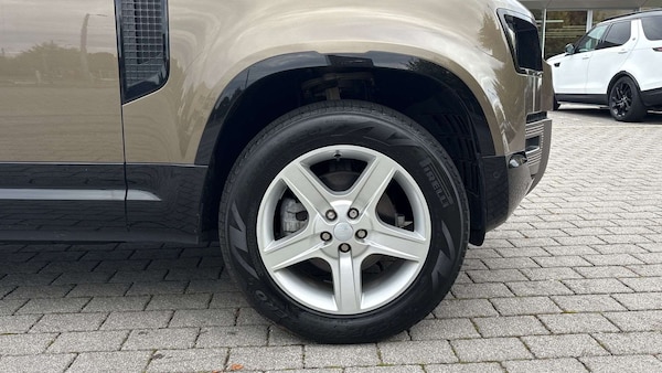Used Land Rover Defender 2023 for sale - 76170000: Photo 8