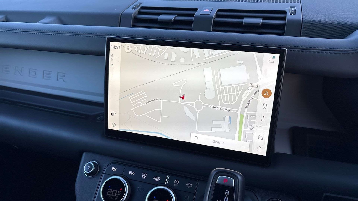 Used Land Rover Defender 90 2023 for sale - 76718096: Photo 11