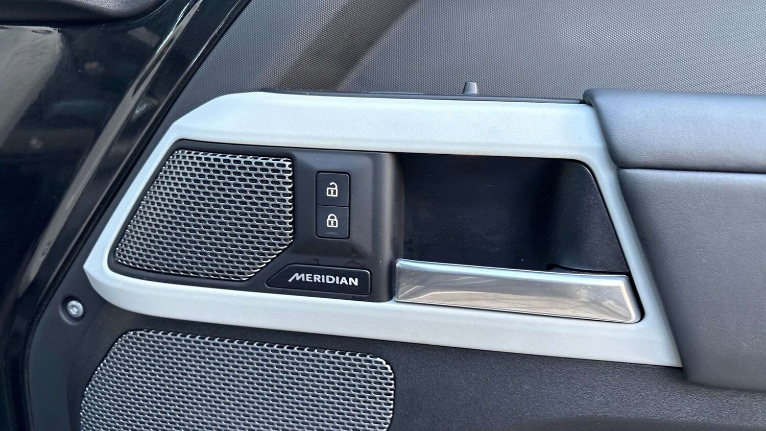 Used Land Rover Defender 90 2023 for sale - 76718096: Photo 24