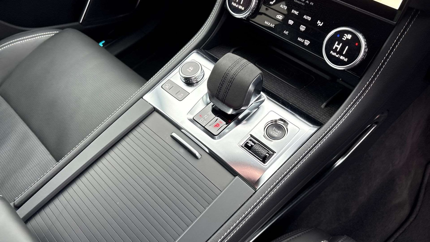 Used Jaguar F-Pace 2023 for sale - 76488131: Photo 13