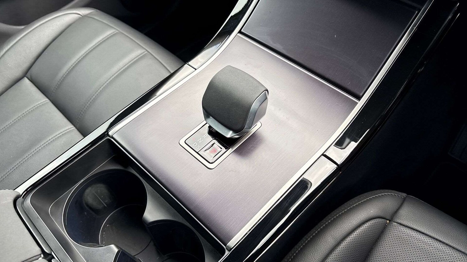 Used Land Rover Range Rover Evoque 2025 for sale - 75758029: Photo 13