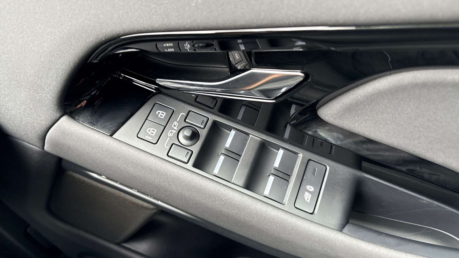 Used Land Rover Range Rover Evoque 2025 for sale - 75758029: Photo 25