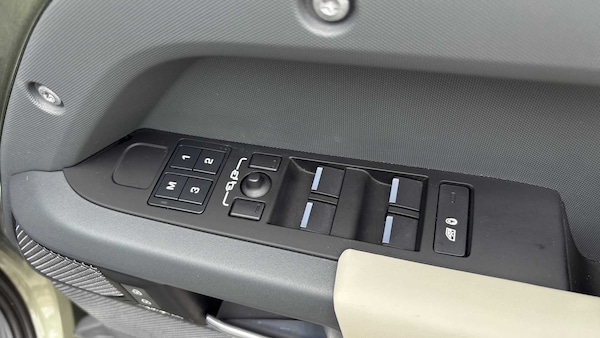 Used Land Rover Defender 2023 for sale - 75217561: Photo 25