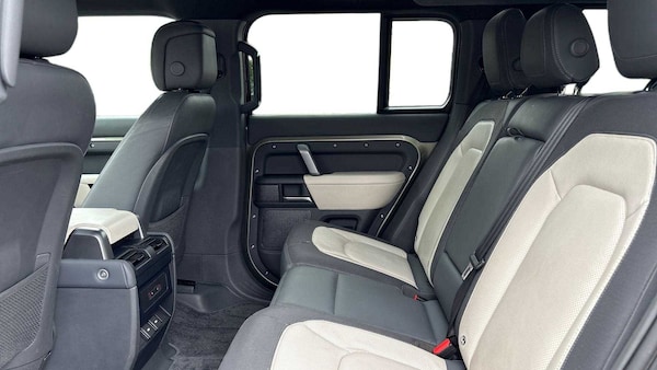 Used Land Rover Defender 2023 for sale - 75217561: Photo 4
