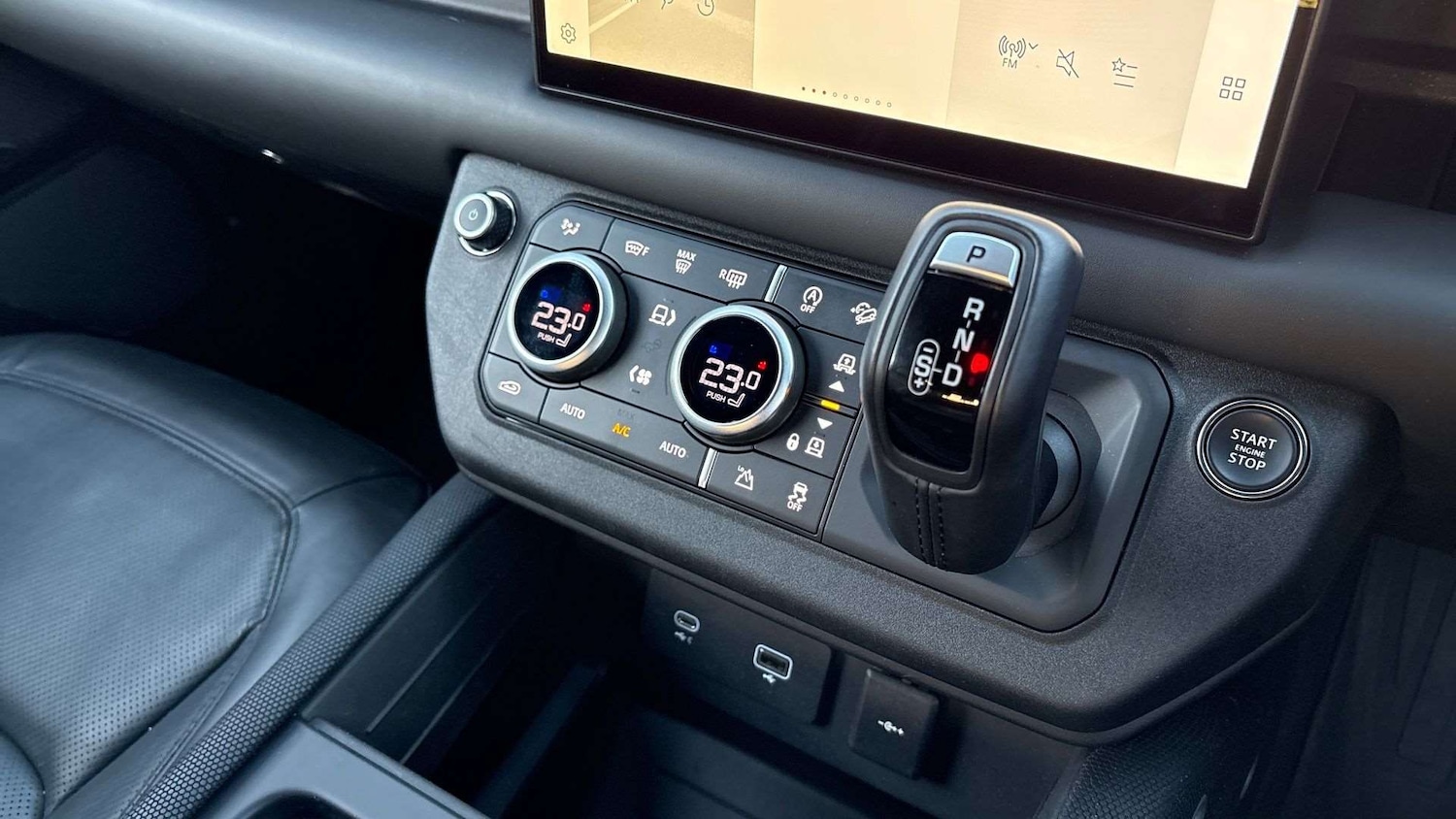 Used Land Rover Defender 2023 for sale - 76564320: Photo 13