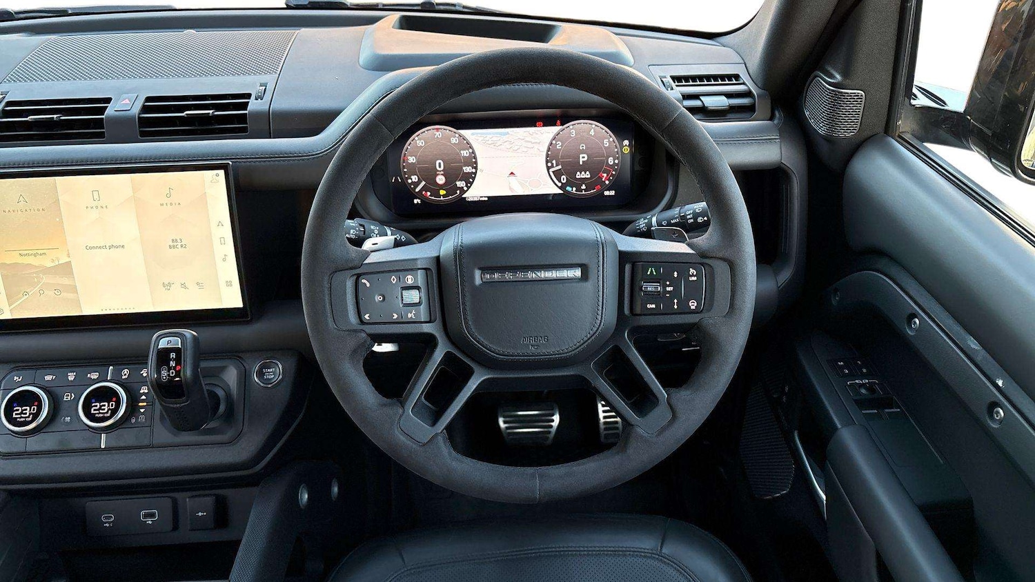 Used Land Rover Defender 2023 for sale - 76564320: Photo 15