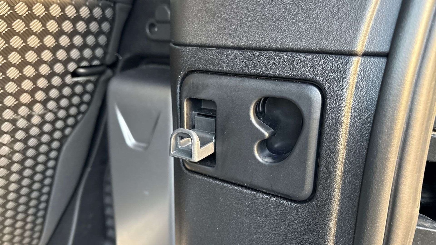 Used Land Rover Defender 2023 for sale - 76564320: Photo 27