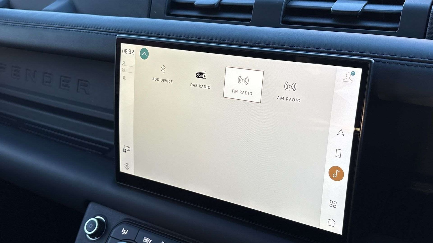 Used Land Rover Defender 2023 for sale - 76564320: Photo 32